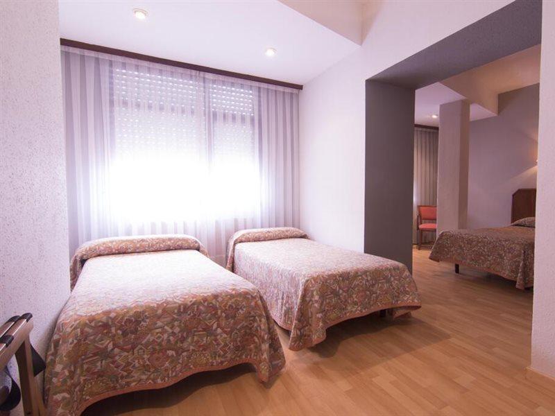 Hotel Unzaga Plaza Éibar Buitenkant foto