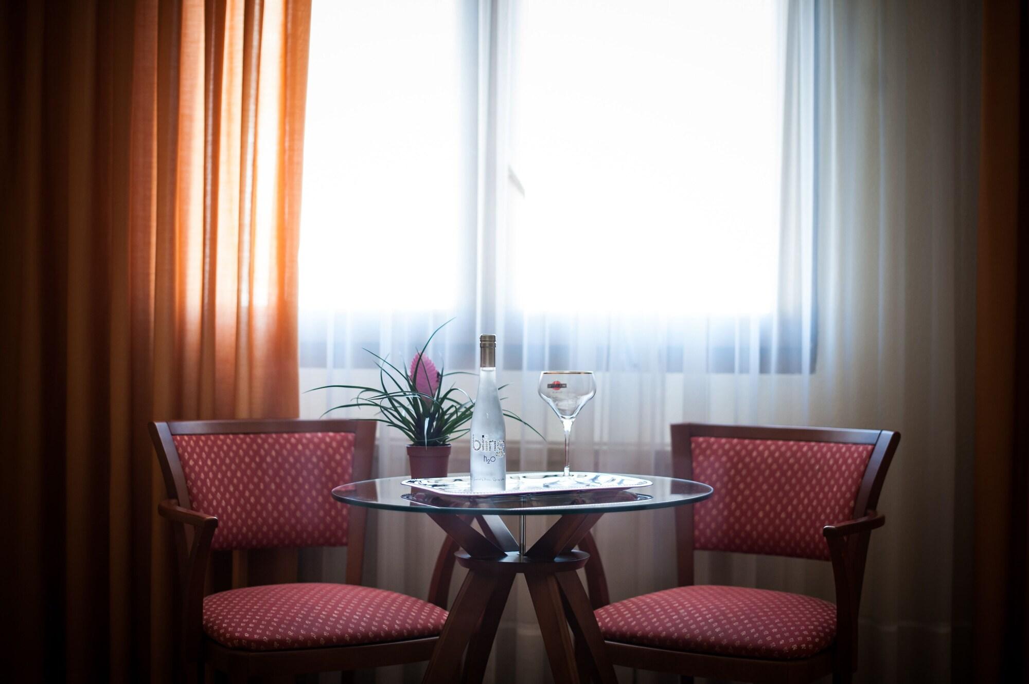 Hotel Unzaga Plaza Éibar Buitenkant foto