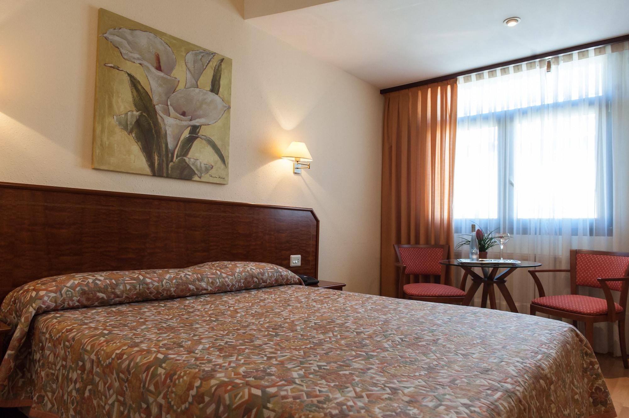 Hotel Unzaga Plaza Éibar Buitenkant foto