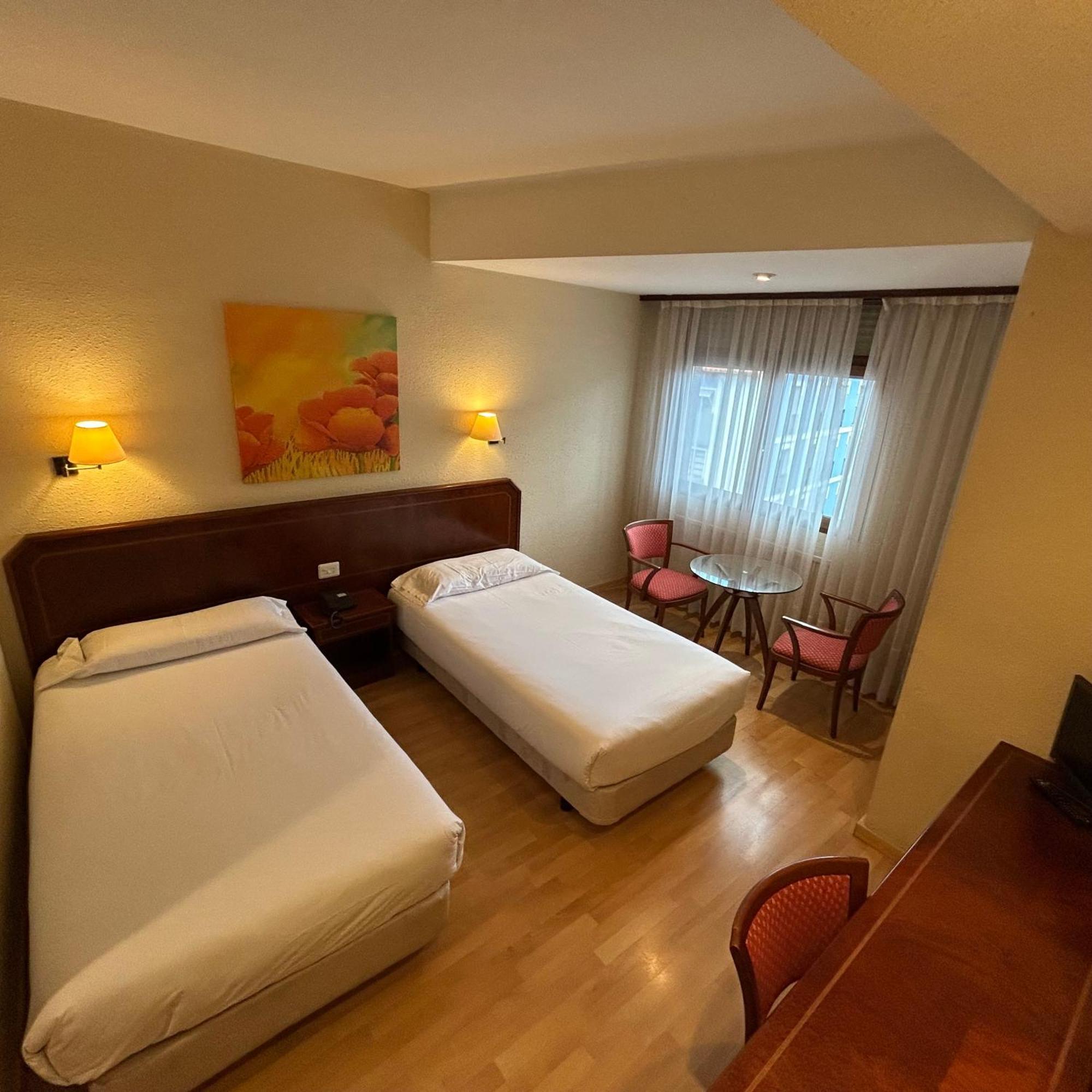 Hotel Unzaga Plaza Éibar Buitenkant foto